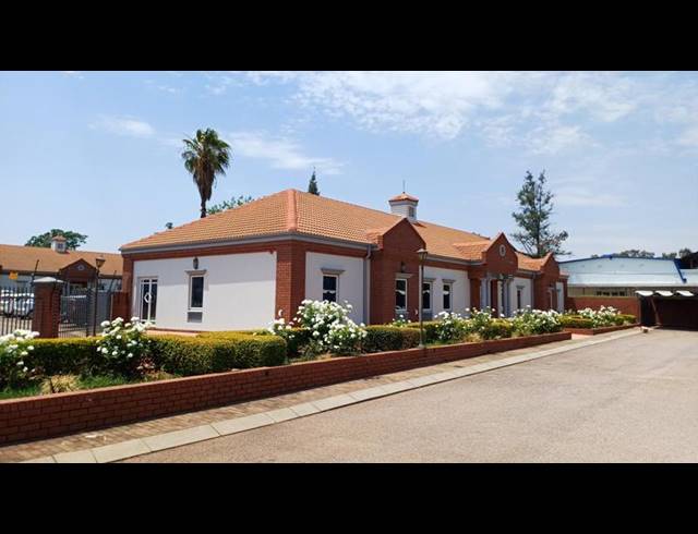 BUSINESS FOR SALE IN DIE HOEWES